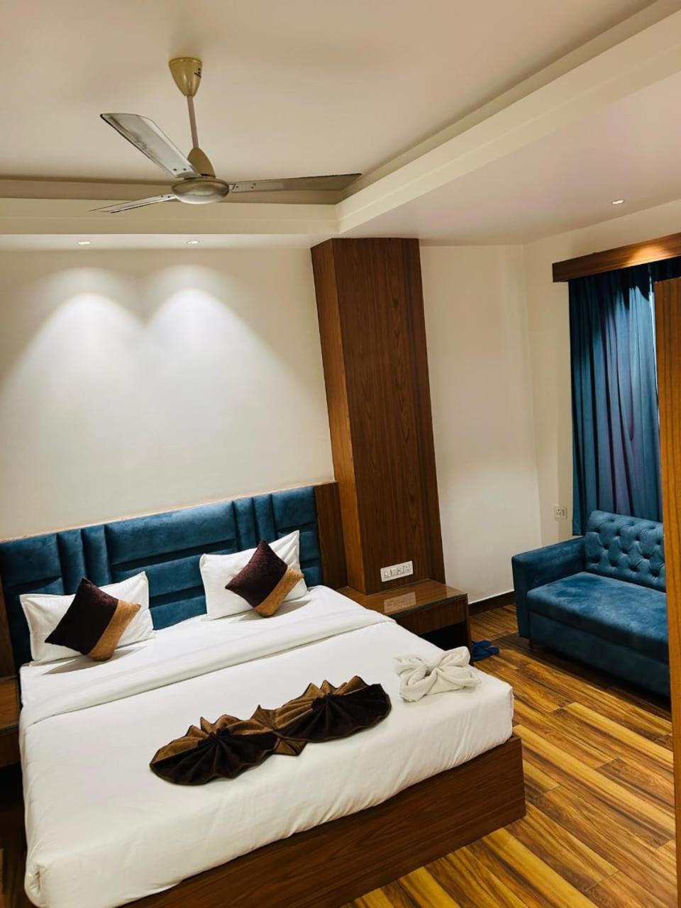 Hotel Swarn Bhoomi Kanpur Exterior foto